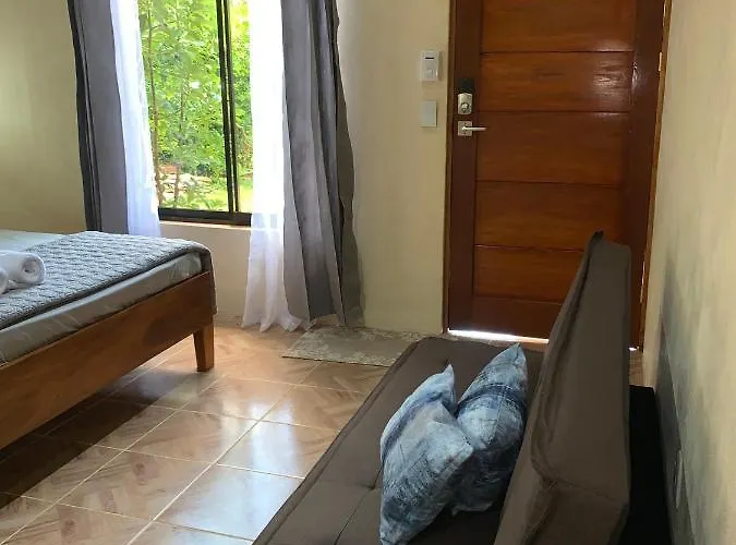 Entero El Guanacaste Con Piscina Compartida